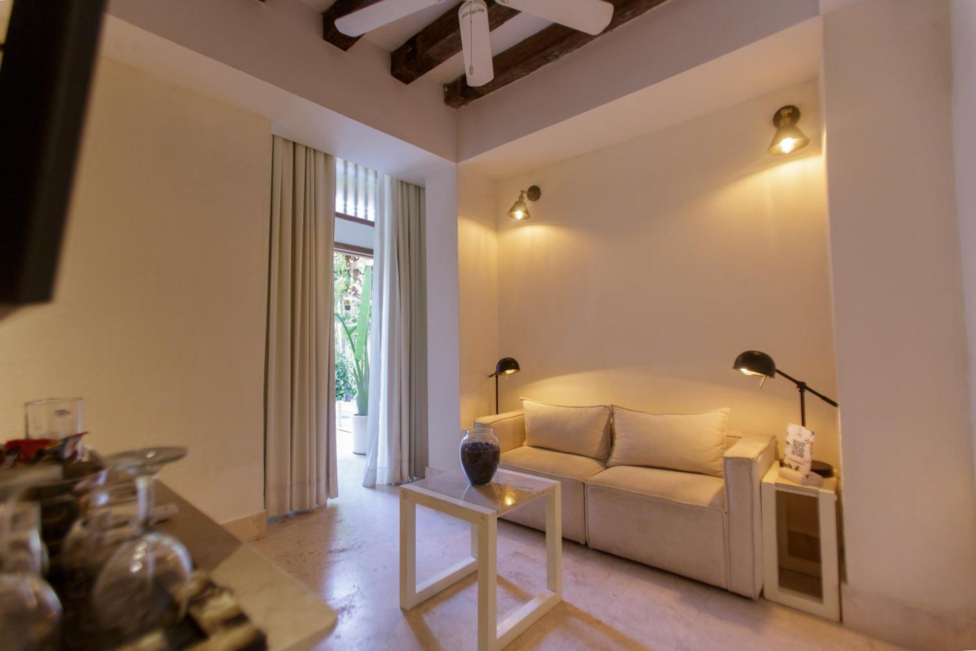 Palmas De Alba Boutique Hotel