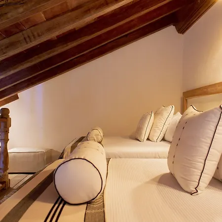 Palmas De Alba Boutique Hotel